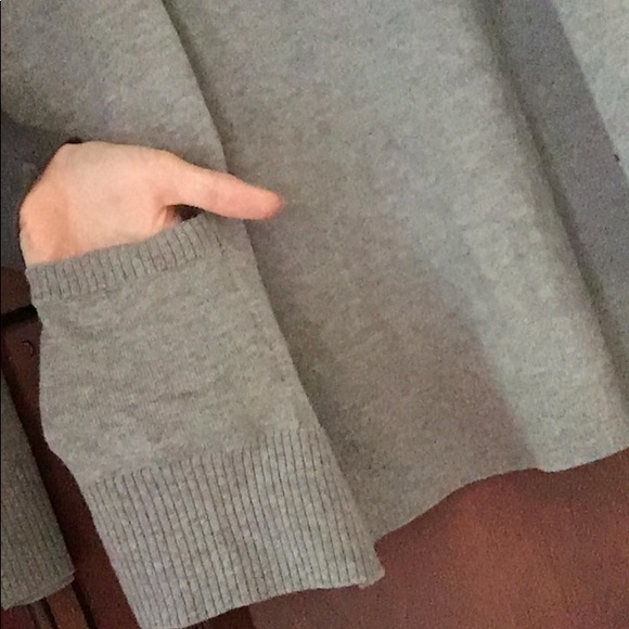 NEVER WORN old style grey cardigan - Picture 5 of 6